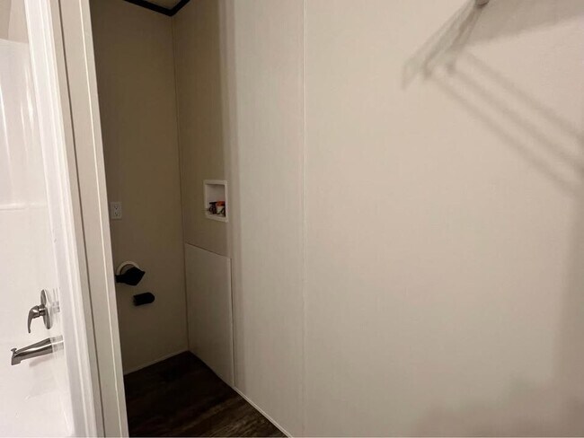 Building Photo - 141