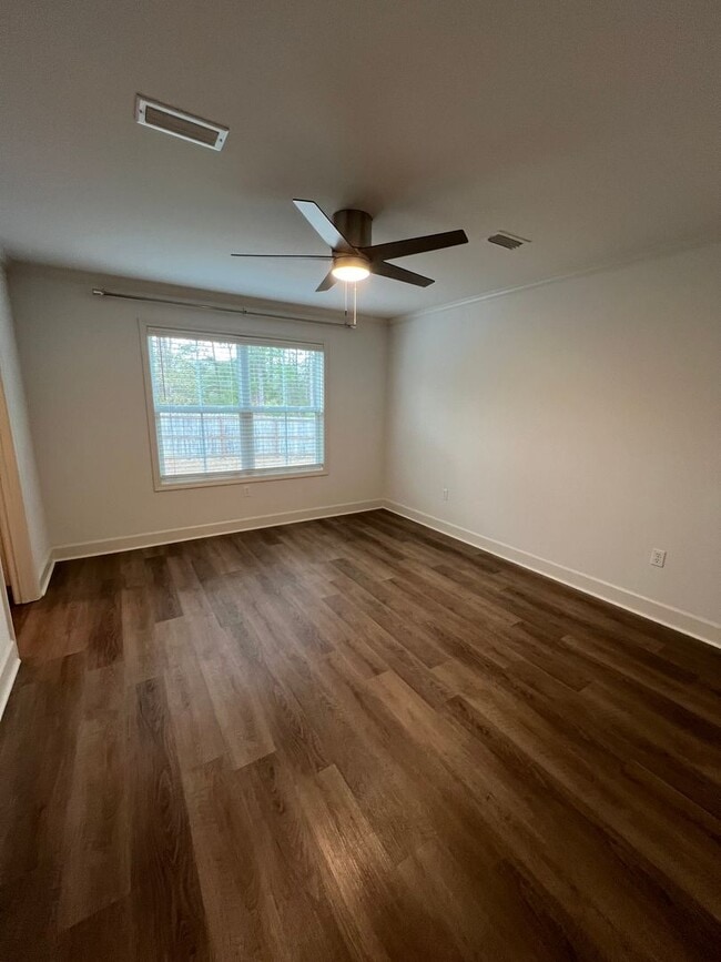 Building Photo - Available May!