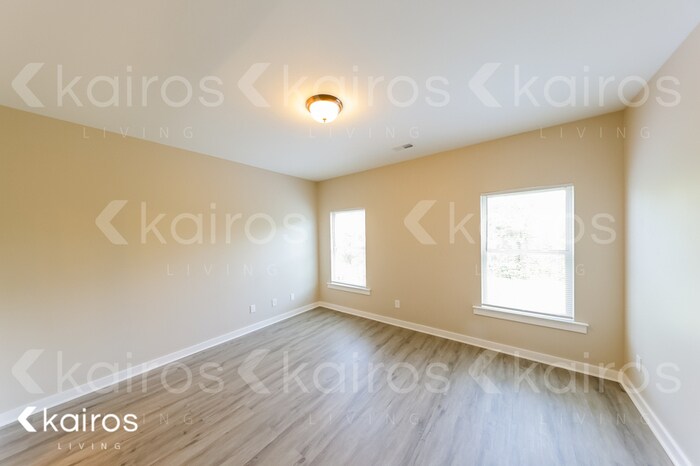 Building Photo - 8007 Shadesbrook Dr