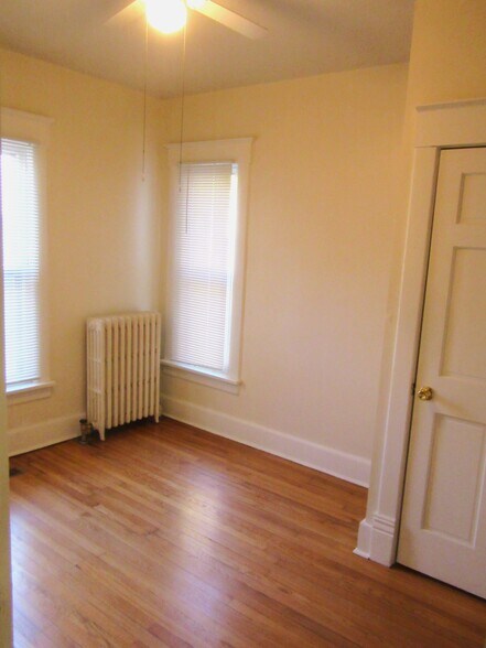 Building Photo - 605 1/2 N State St