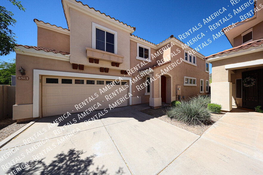 Building Photo - 528 W Mountain Sage Dr