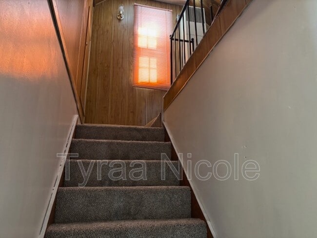 Building Photo - 5940 Cadieux Rd