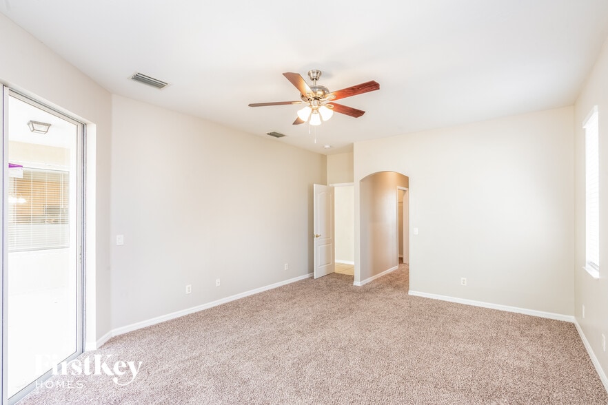 Building Photo - 2081 Nuremberg Blvd