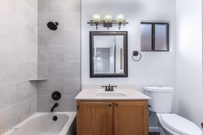 Building Photo - 11305 E Sunnyside Dr