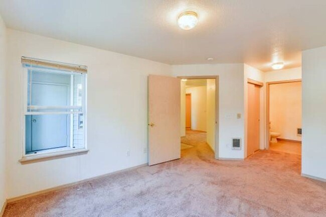 Interior Photo - Summit View