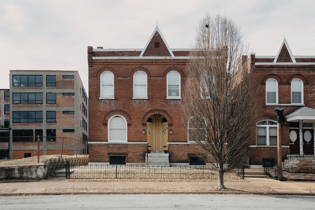 Building Photo - 2827-2829 Indiana Ave