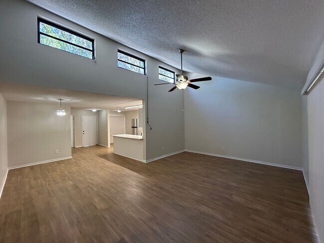 Building Photo - 2611 Antilles Dr