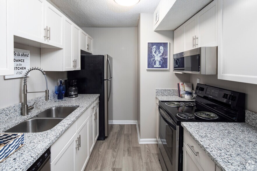 2 beds, 1.5 baths, 950 sq ft - Incline at Crestwood