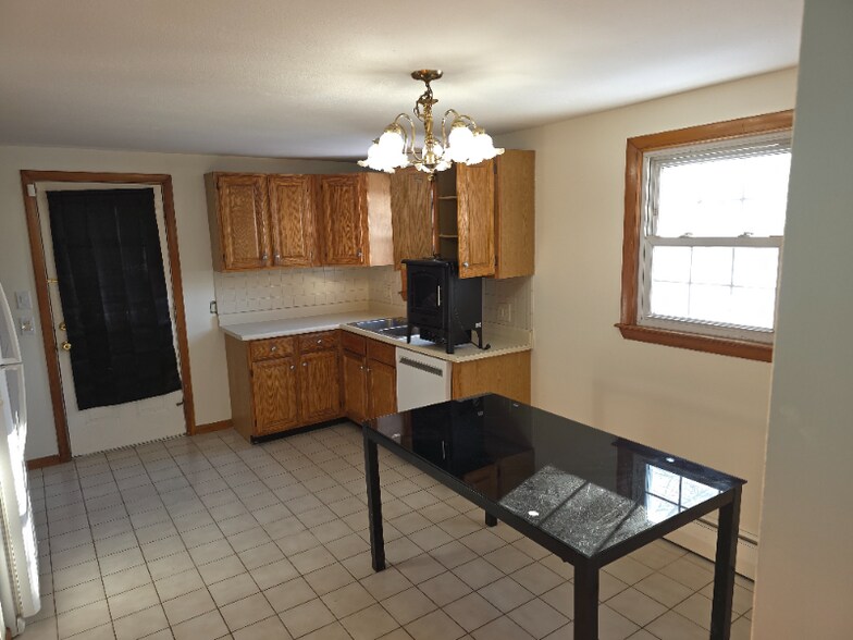 Building Photo - 11 Boyden St