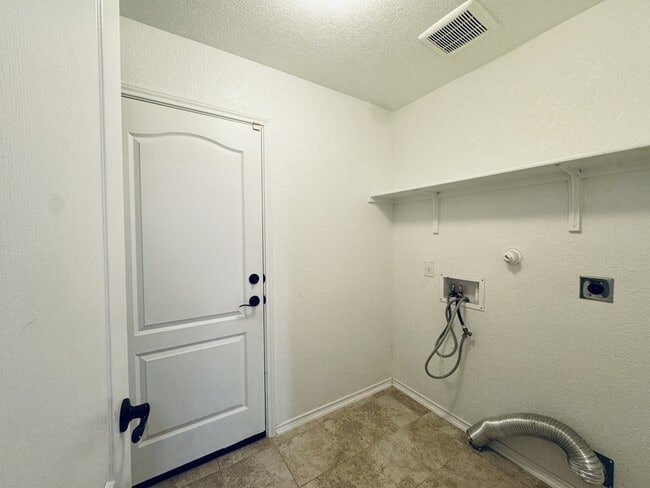 Building Photo - 8018 Assumption Dr