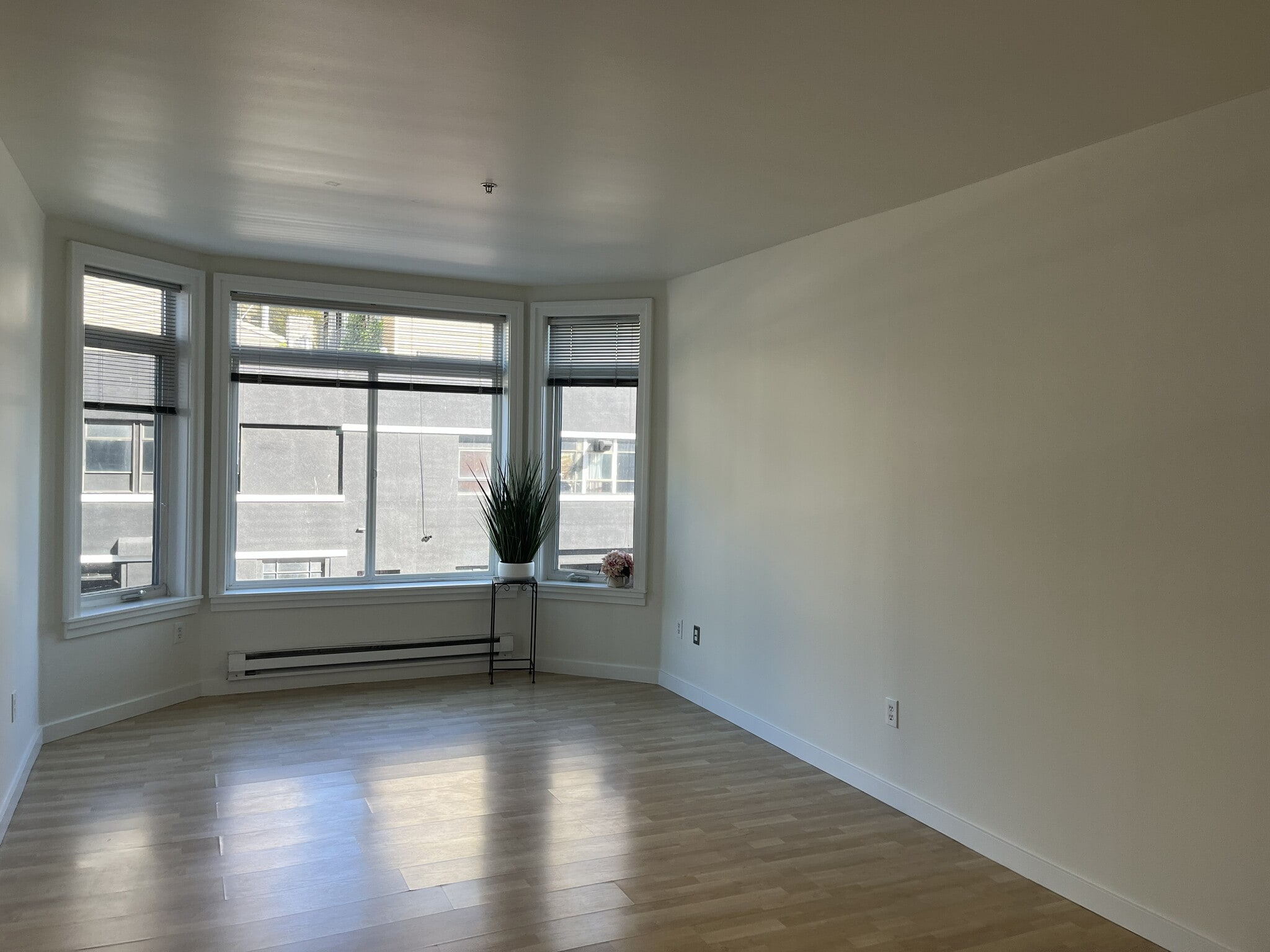 Building Photo - 2414 1st Ave