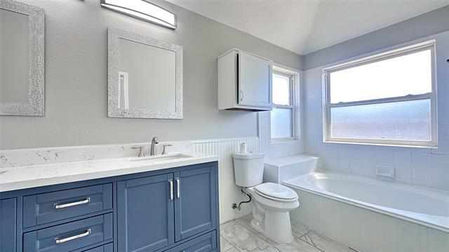 Building Photo - 708 Meadowcreek Ct