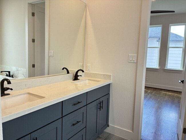 Building Photo - For Lease | 3 Bed, 3.5 Bath | 2,139 Sq Ft | Timber Heights Village |