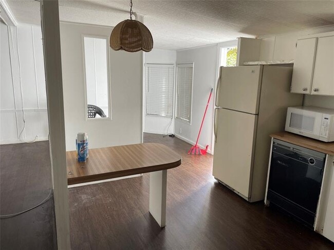 Building Photo - 5301 SW 30th Terrace