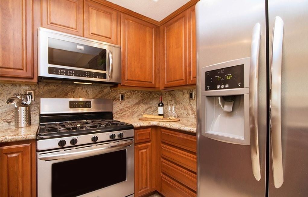 Building Photo - 28952 Canyon Lake Dr