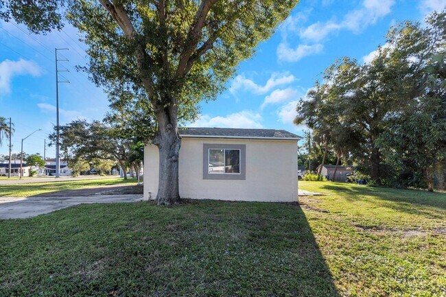 Building Photo - 5148 Tampa Bay Growth Fund 2 LLC