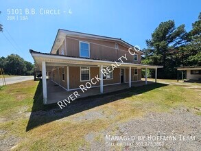 Building Photo - 5101 B.B. Circle-4