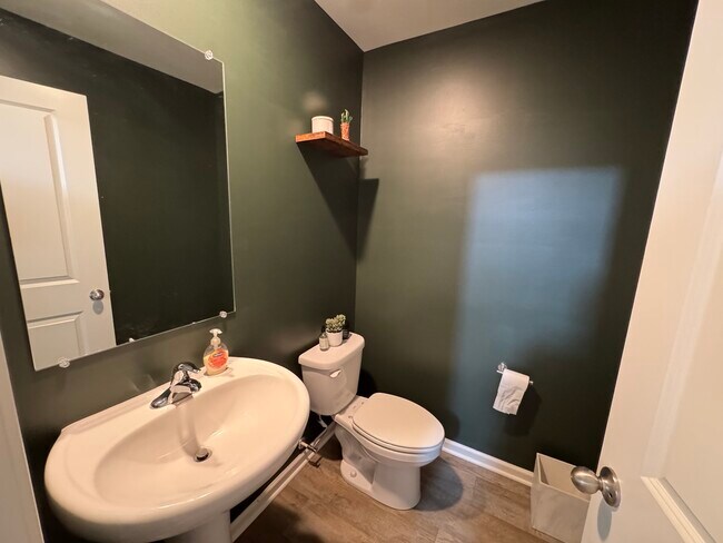 Building Photo - 1039 Briar Gln Ct