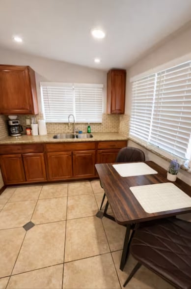 Building Photo - 1014 Brown St