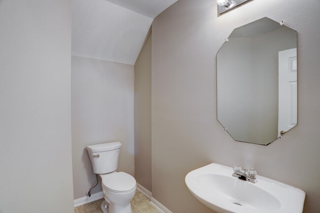 Building Photo - 3924 Highland Vale Ct