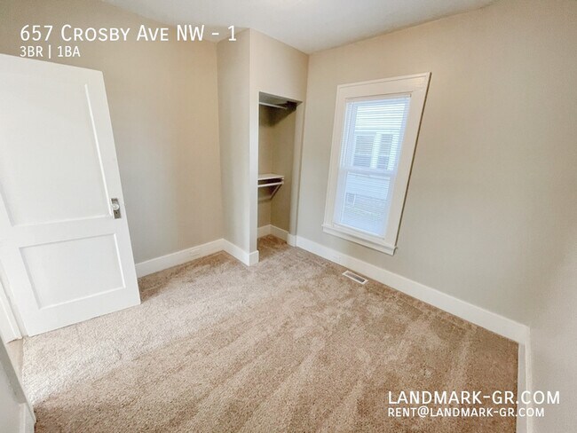 Building Photo - 657 Crosby St NW