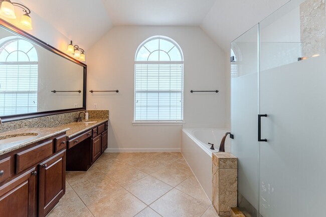 Building Photo - 7 Stickley Ct