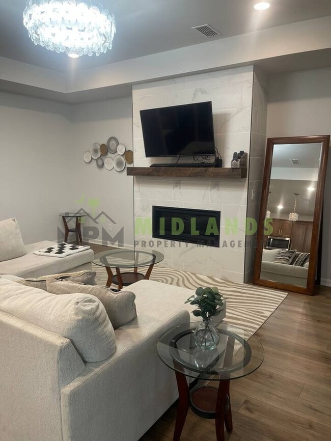 Building Photo - 1127 Eagleston Wy