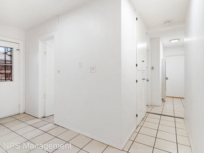 Building Photo - 3 br, 1 bath Apartment - 409 South Harris ...