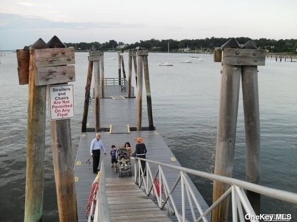 Building Photo - 7 Bond St