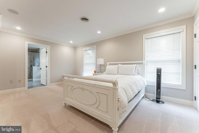 Building Photo - 201 Alisons Way