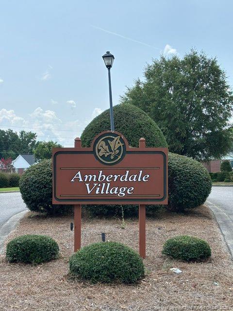 Building Photo - 670 Amberdale Cir W