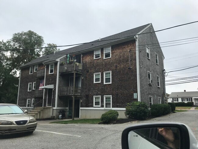 Building Photo - 272 S Main St