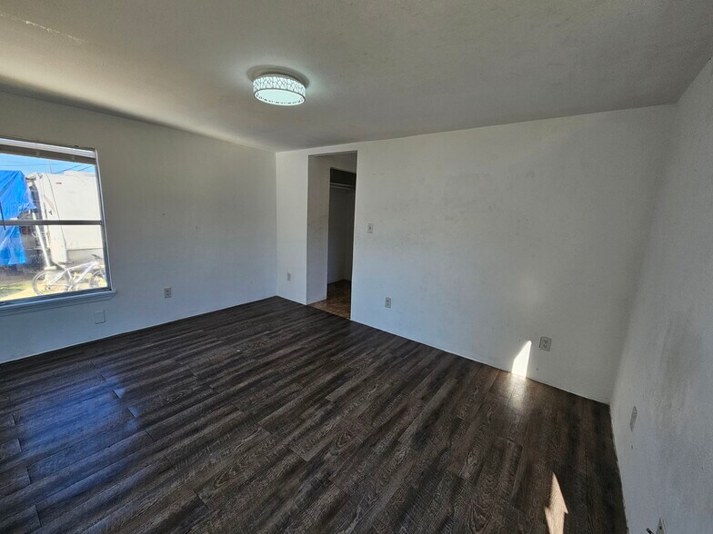 Building Photo - 6618 Topper Run