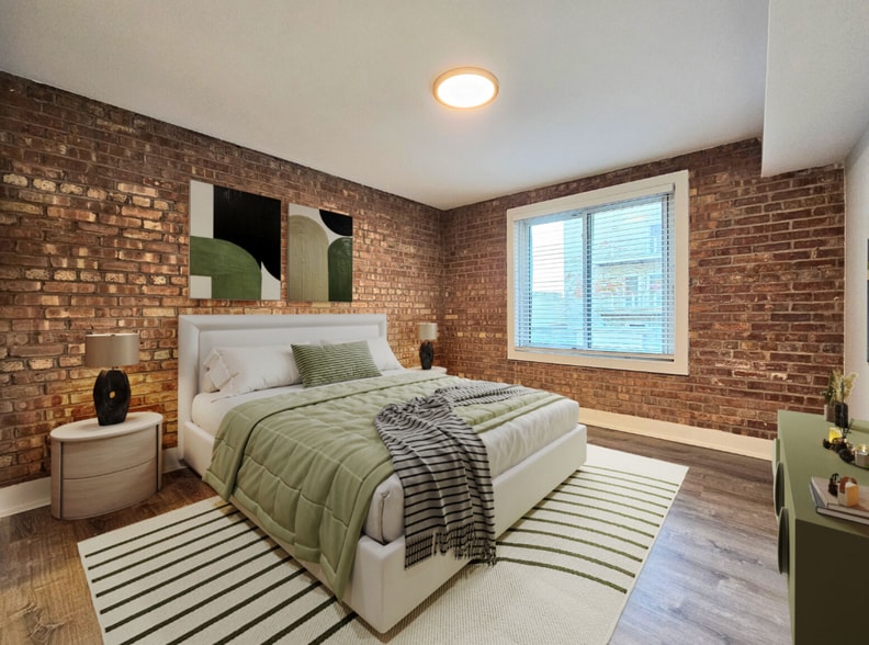 Building Photo - 1214 N La Salle Dr