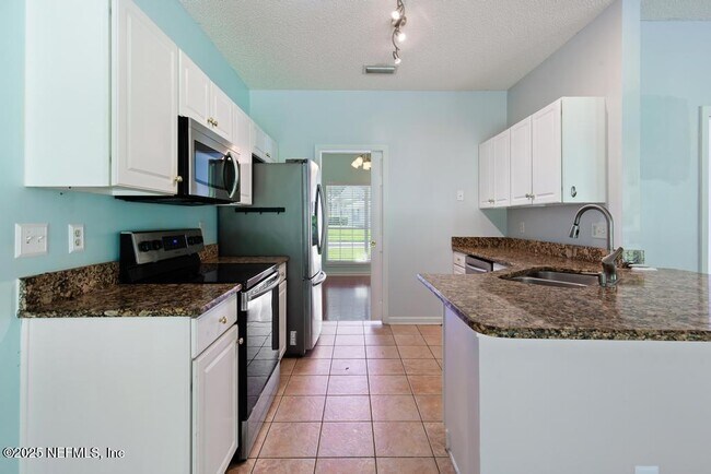Building Photo - 13480 Gallant Fox Cir W