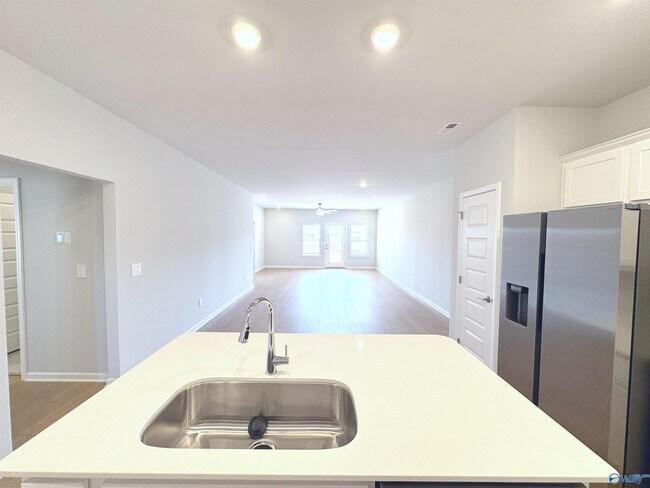 Building Photo - 161 Little Britain St