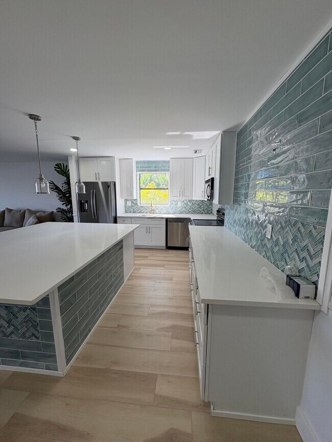 Building Photo - 360 Wilma Cir