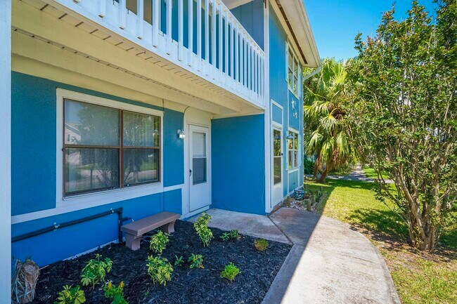 Building Photo - 123 Rio Del Mar St
