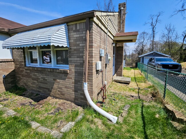 Building Photo - 10816 Highpoint Dr