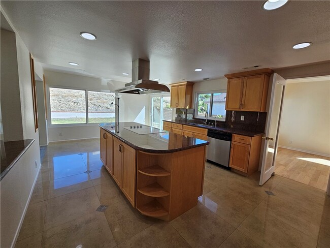 Building Photo - 1812 N Fairgreen Dr