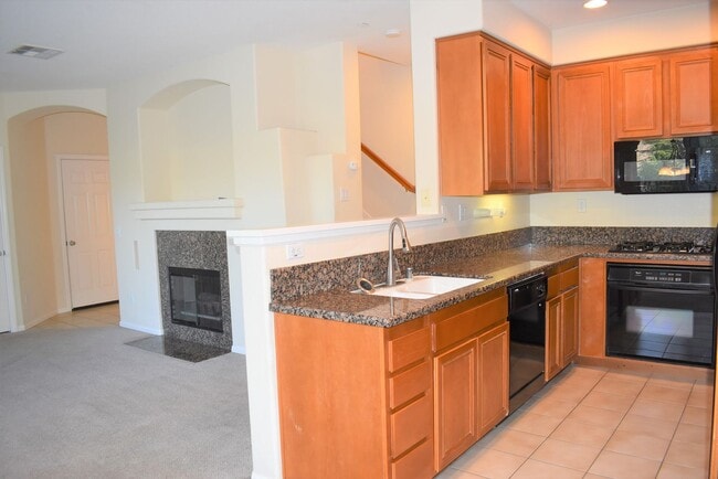 Building Photo - 3 Bedroom 2.5 Bath Townhome in Gated Community of Courtyards at Escala- Mission Valley