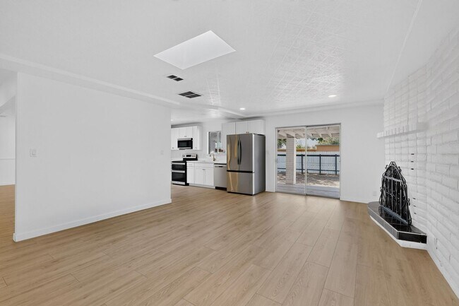 Building Photo - 824 Ortega Rd NW