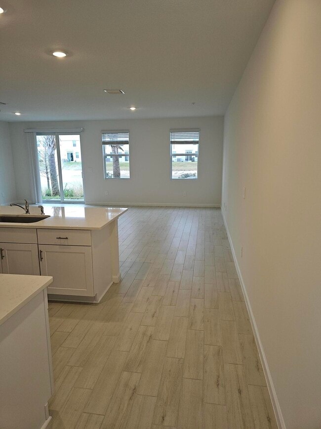 Building Photo - 621 Salisbury Cir