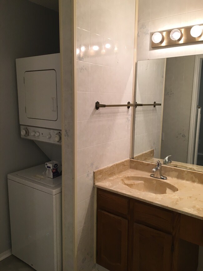 Building Photo - 3117 Sondra Dr