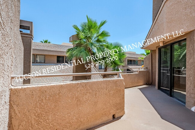 Building Photo - 5675 N Camino Esplendora