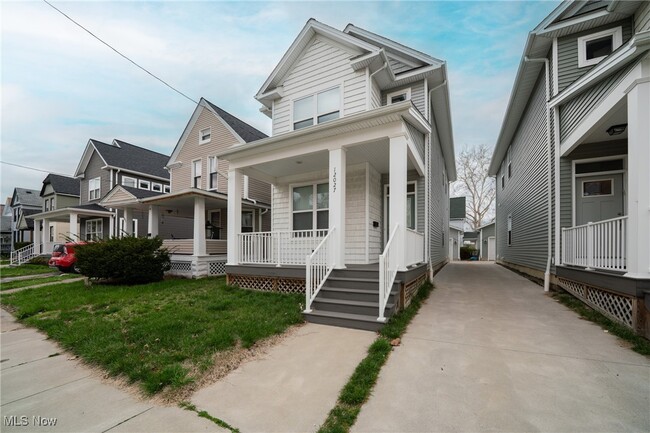 Building Photo - 12027 Wade Park Ave
