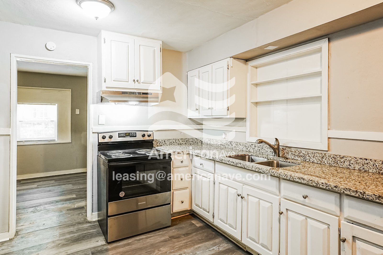 Building Photo - 2952 Woodside Dr