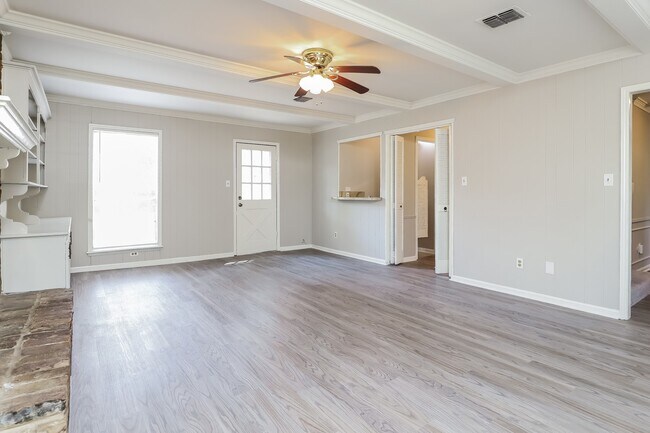 Building Photo - 1707 Corral Dr