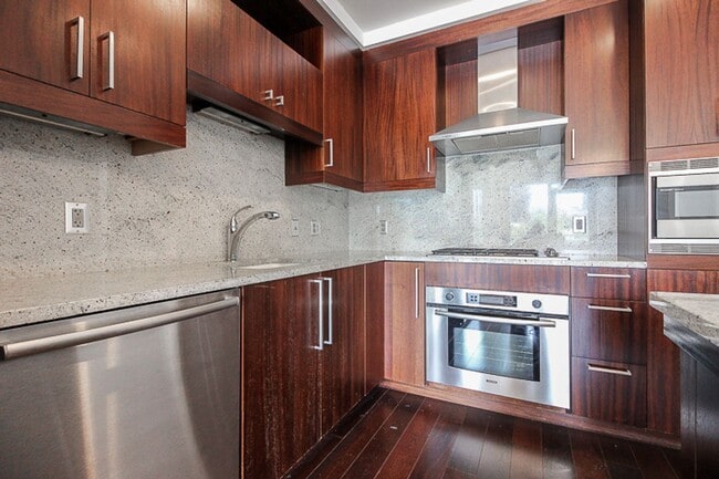 Building Photo - The Westover Condo