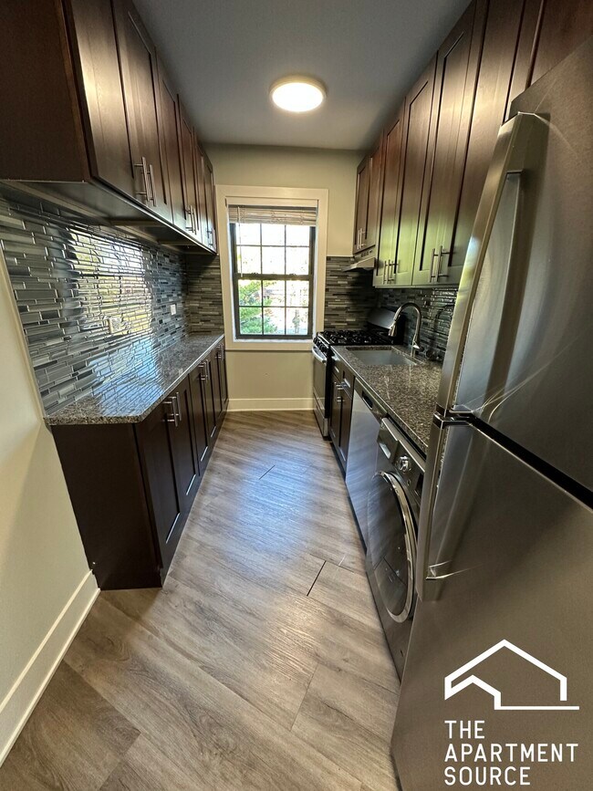 Building Photo - 730 Judson Ave